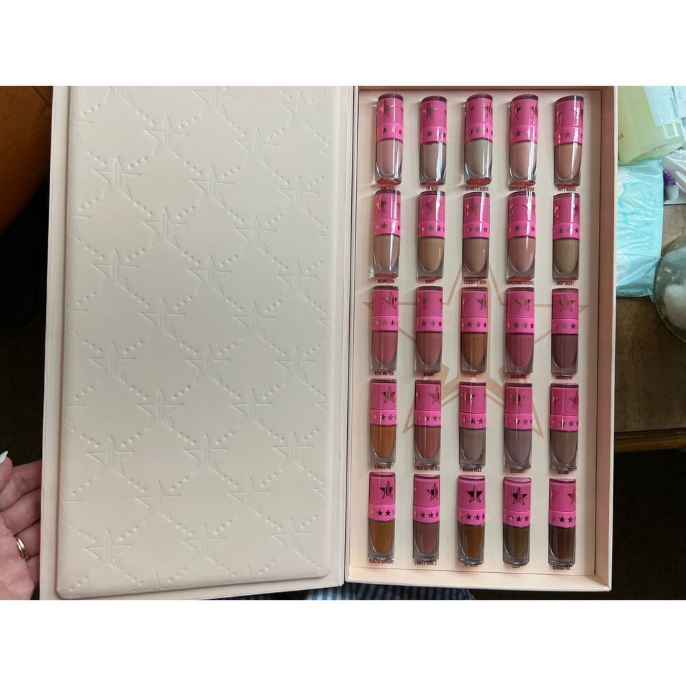 25 Lipsticks!! Jeffree Star Cosmetics Nude Vault Liquid Lipstick Collection. NWT